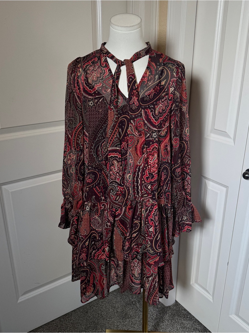 Tommy Hilfiger Paisley Dress 8P Petite Red Burgundy Tie Neck Ruffle Sleeve Boho